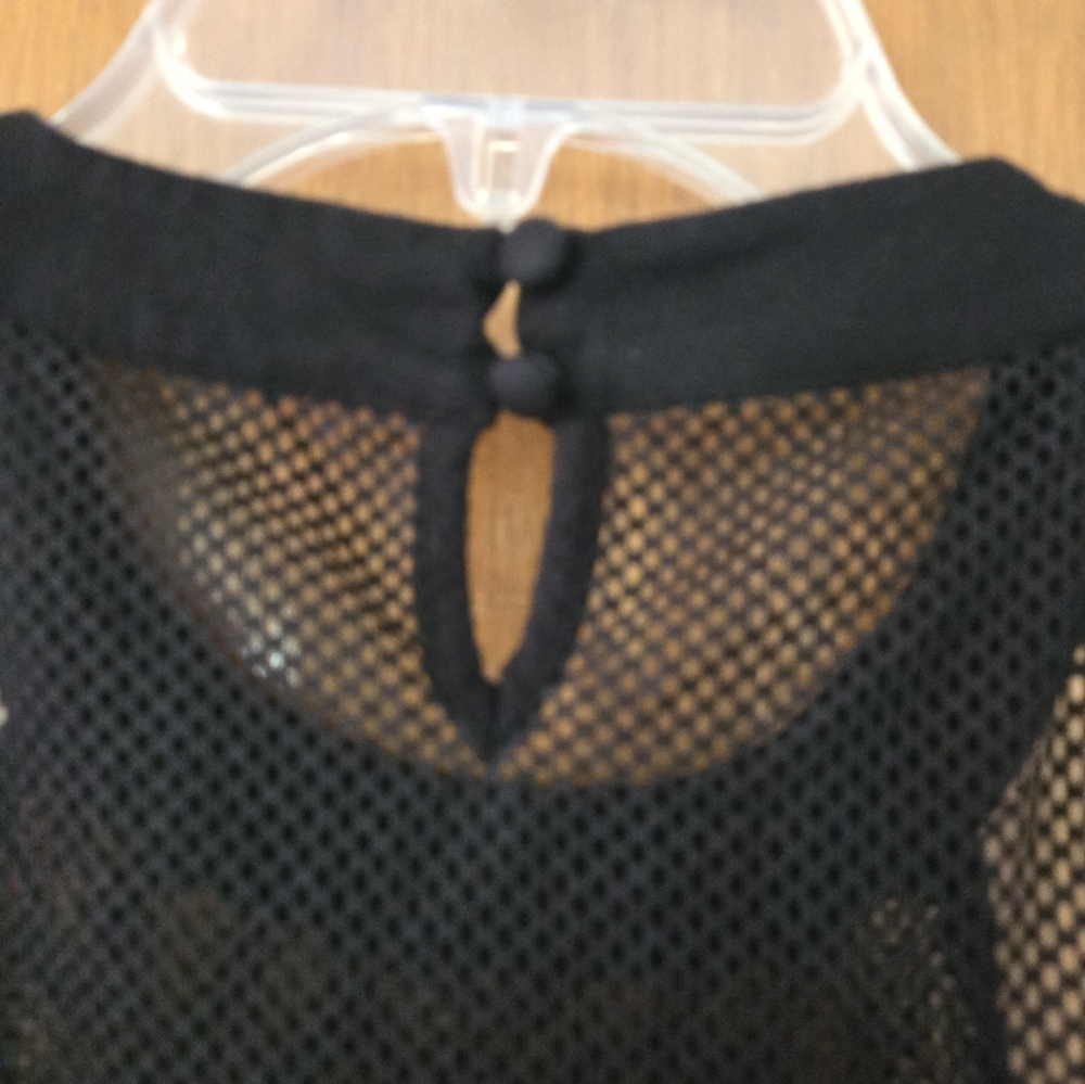 I.N.C. Black Sleeveless Mesh top Size P/Small. - Picture 4 of 4